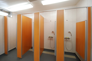 シャワー室