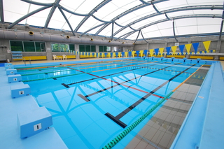 屋内25ｍプール