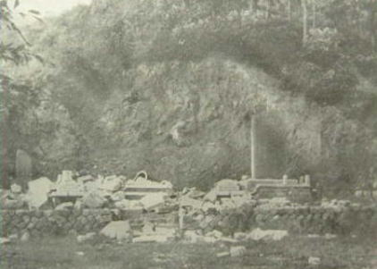 j󂳂ꂽ F ̐Δ͐܂ACe^͓|Ă܂ĂB