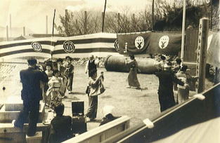 aݗ\nł̎ʐ^ F ľɉĂCe^肪B