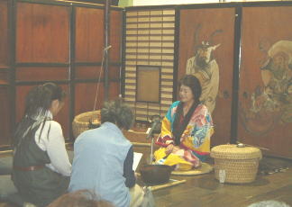 1025E262ڂ́u͘F[Ŗb𕷂vJ܂B